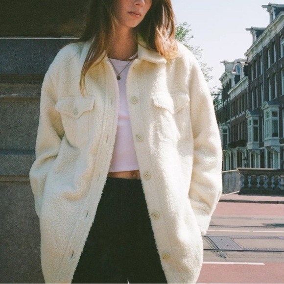 Aritzia Sherpa Ganna Shirt Jacket — NEW